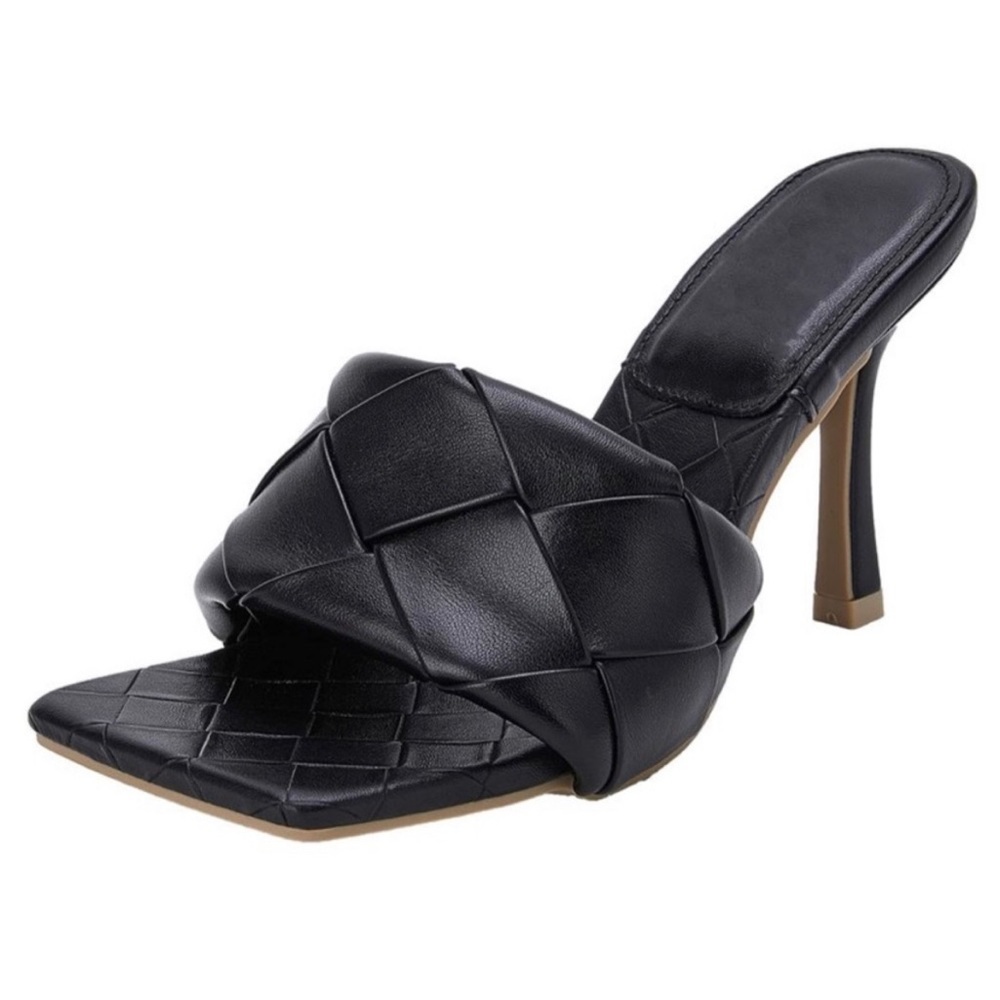 Women’s Square Open Toe Basket Woven Slip On Quilted Mule 3.5” Heel Size 6 NWT